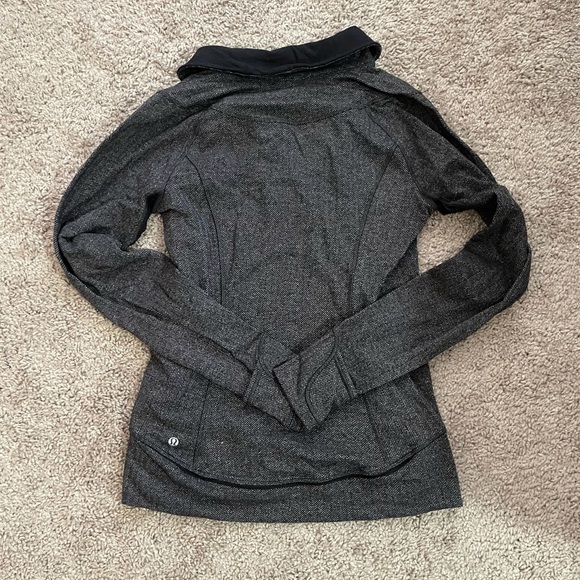 Lululemon women’s jacket - Picture 4 of 4